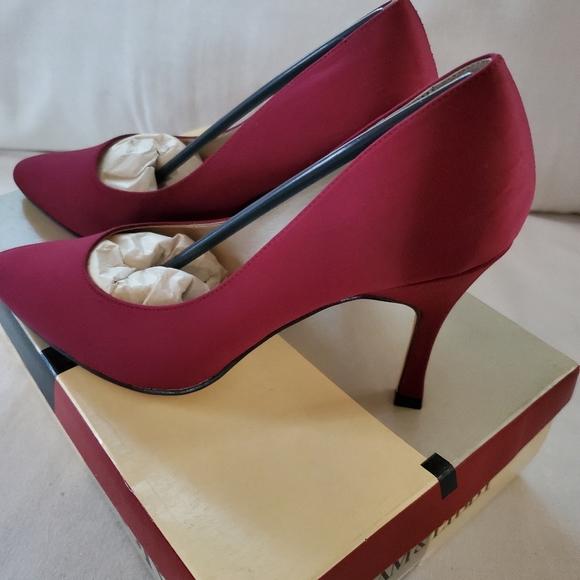 Sam and Libby shoes - Picture 2 of 6